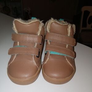Ten Little Boots, Size 6